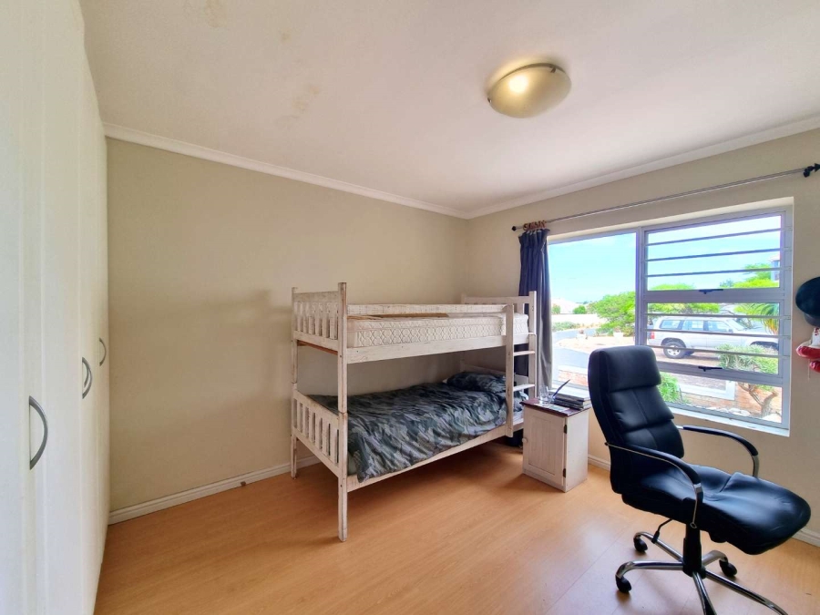 5 Bedroom Property for Sale in Chanteclair Western Cape